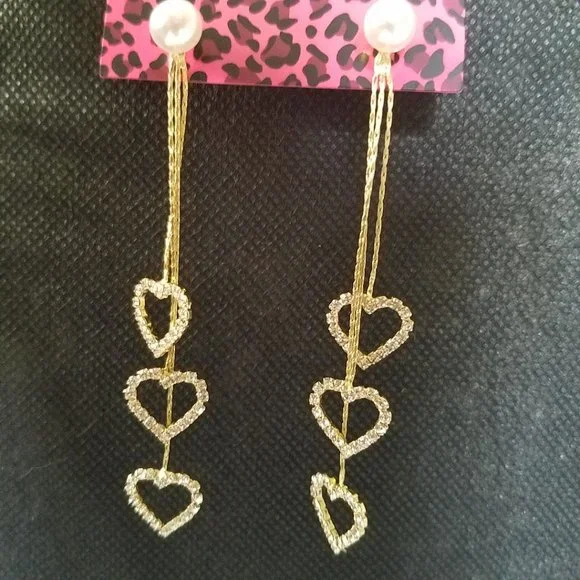 Betsey Johnson Tiered Heart Earrings - NWT - Picture 6 of 7